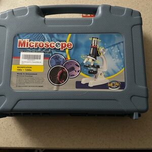 Beginners Microscope Set with Case